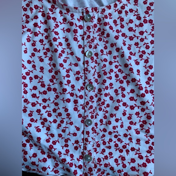 3/$15 💥 Ditzy flowered crop top - Picture 3 of 4